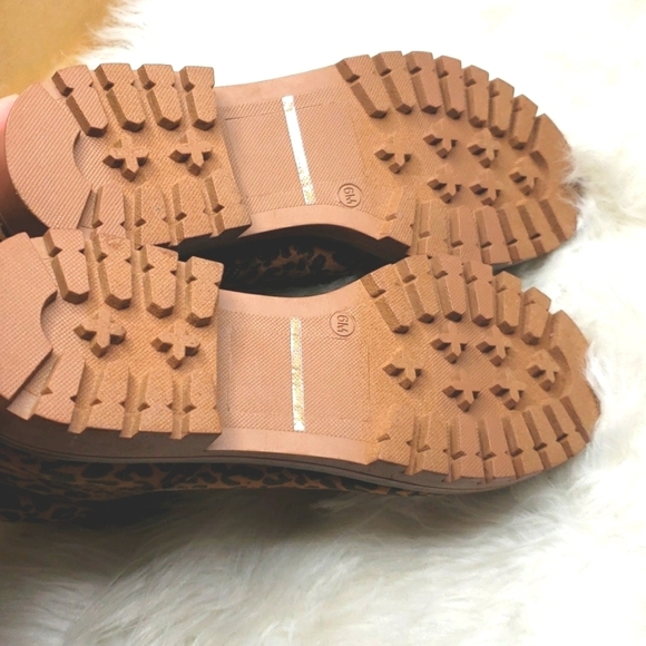 Ann Taylor LOFT Animal Print Shearling Lined Lace Up Utility Combat Hike - Picture 8 of 11